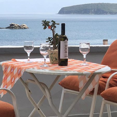 Nikos Rooms Néa Péramos Εξωτερικό φωτογραφία
