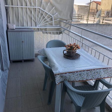 Nikos Rooms Néa Péramos Εξωτερικό φωτογραφία