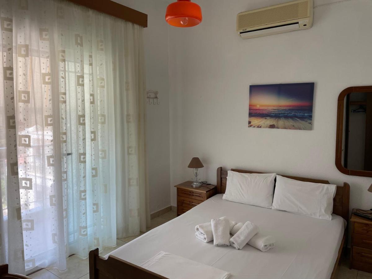 Nikos Rooms Néa Péramos Εξωτερικό φωτογραφία