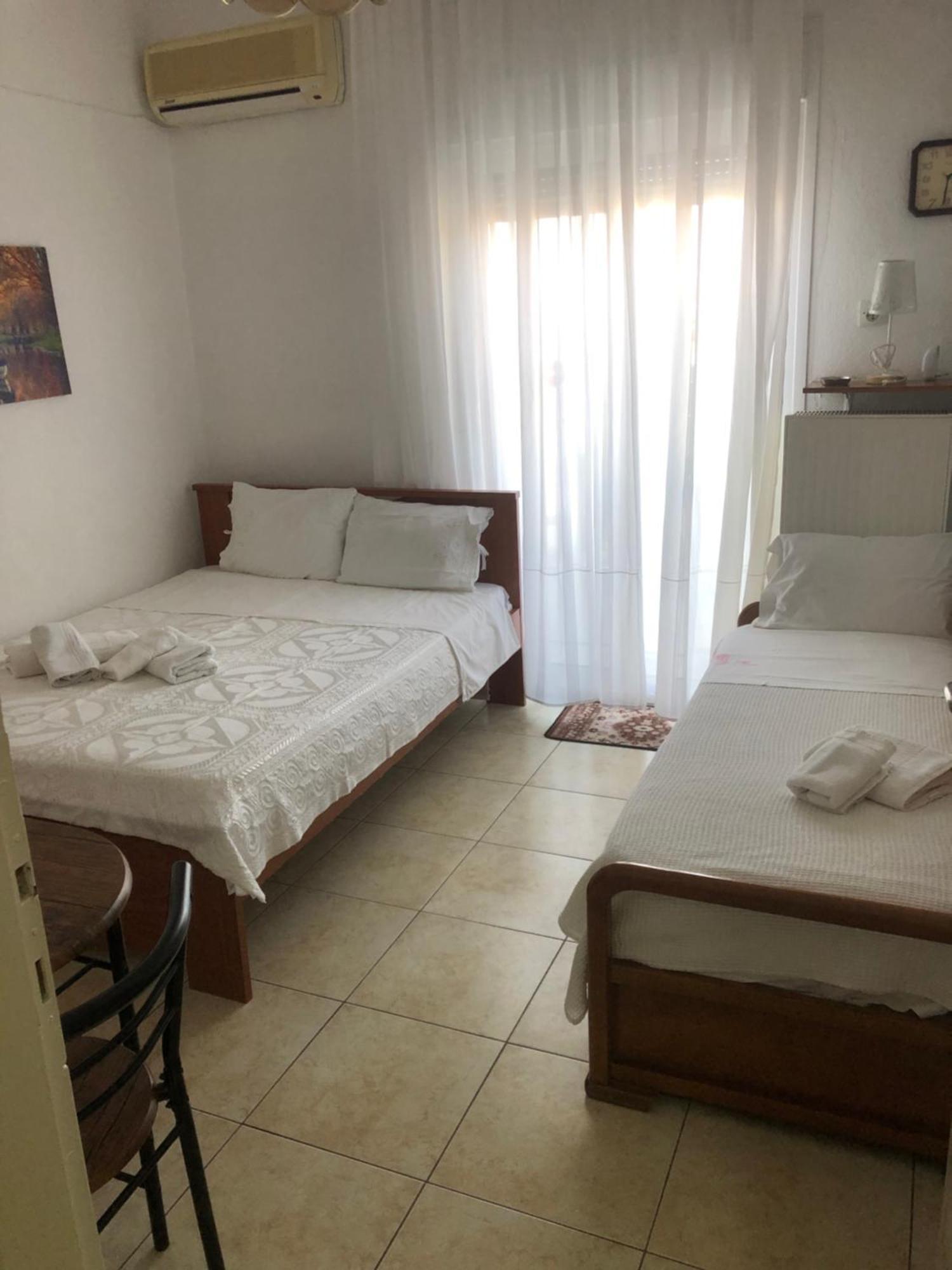 Nikos Rooms Néa Péramos Εξωτερικό φωτογραφία