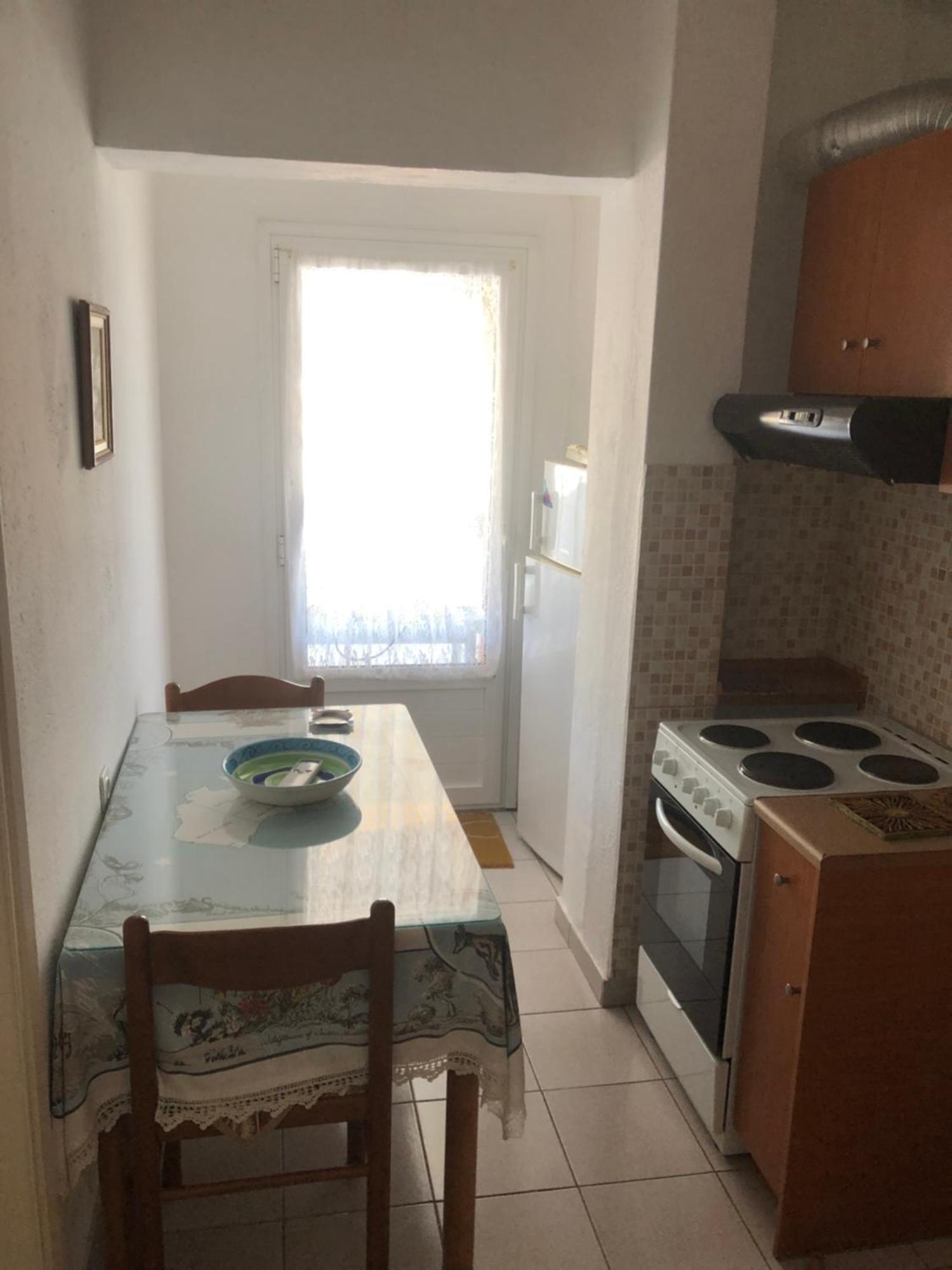 Nikos Rooms Néa Péramos Εξωτερικό φωτογραφία