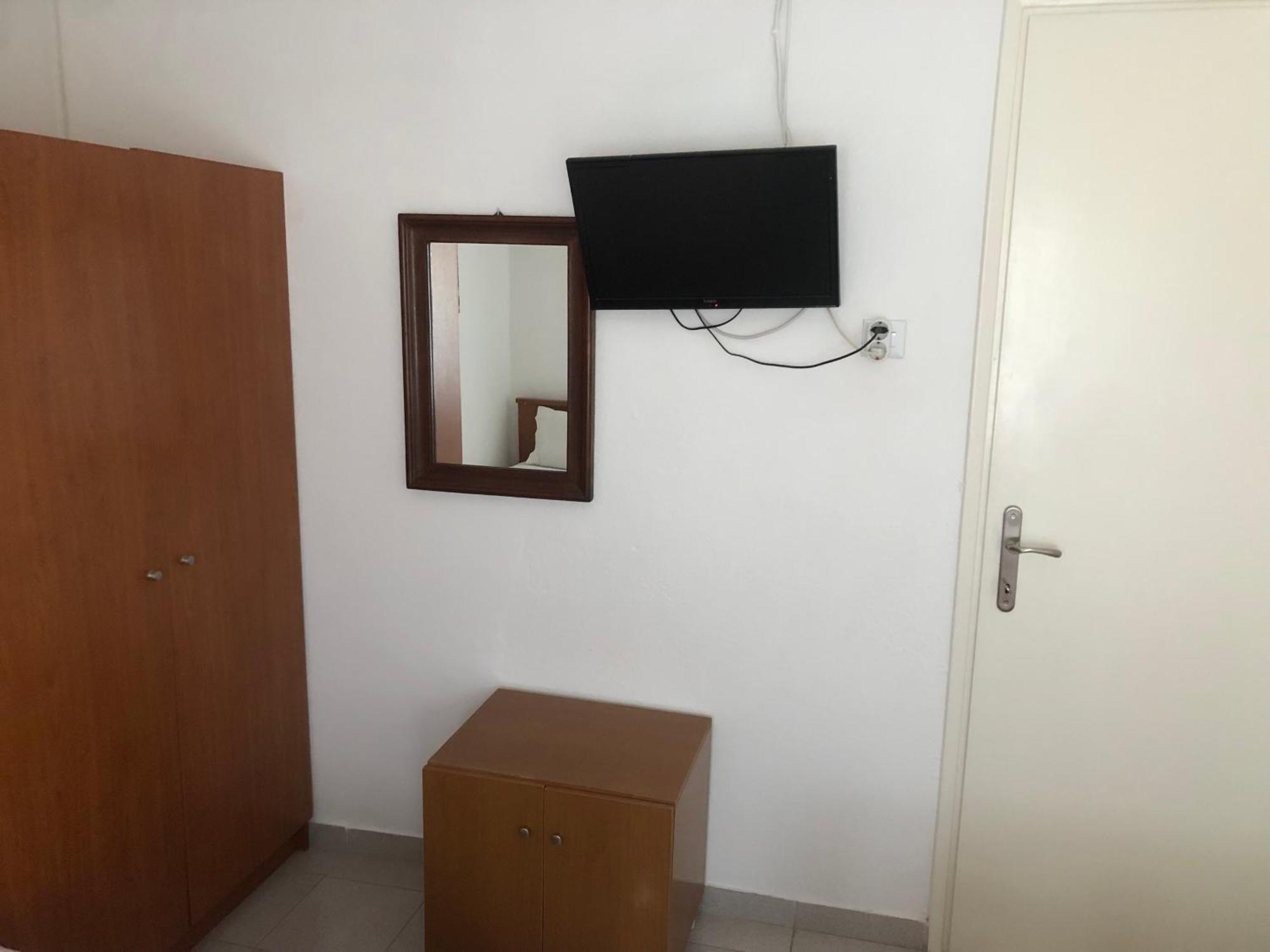 Nikos Rooms Néa Péramos Εξωτερικό φωτογραφία
