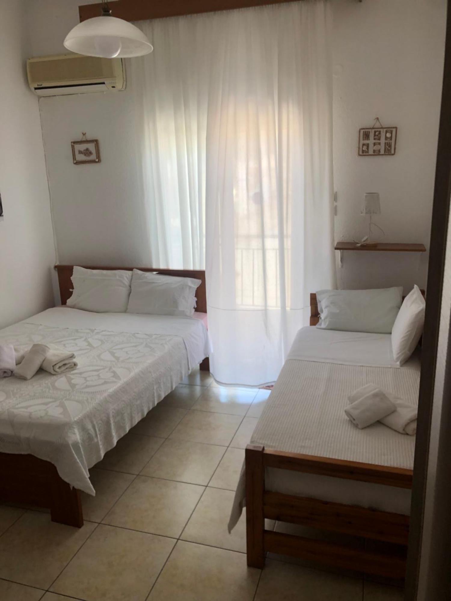 Nikos Rooms Néa Péramos Εξωτερικό φωτογραφία