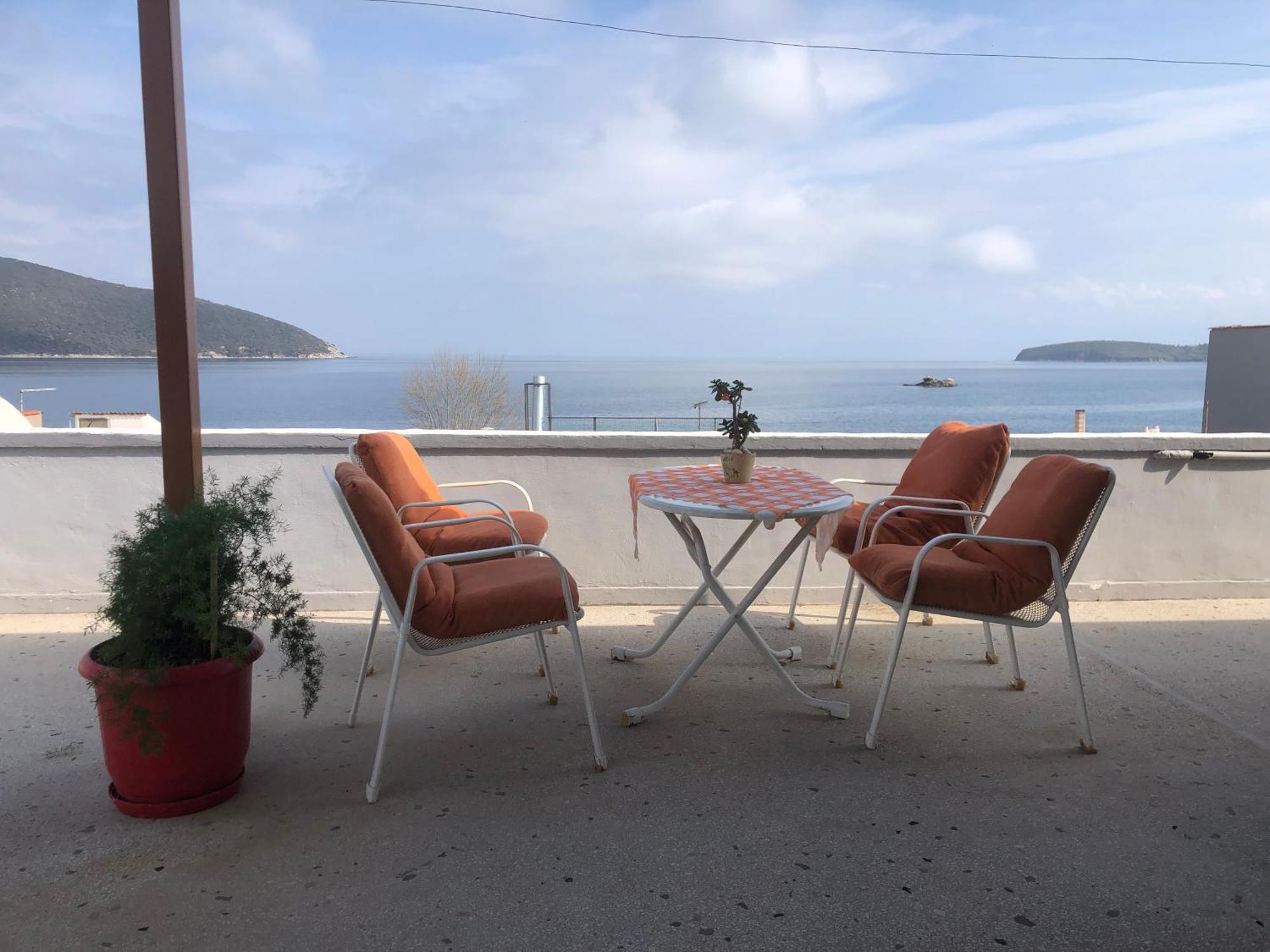 Nikos Rooms Néa Péramos Εξωτερικό φωτογραφία